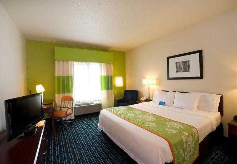 Fairfield Inn & Suites Traverse City Quarto foto